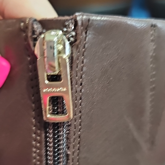 COACH Signature Size 7B Brown Leather Knee-High Boots.. - Picture 3 of 8